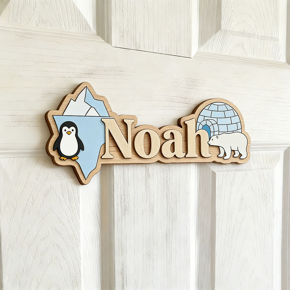 Nursery - ป้ายชื่อสั่งทำรูปเพนกวินอาร์กติกและหมีขั้วโลก ตกแต่งผนังห้องเด็ก ลายถ้ำน้ำแข็ง แผ่นไม้สลักชื่อส่วนตัวสำหรับห้องเด็ก