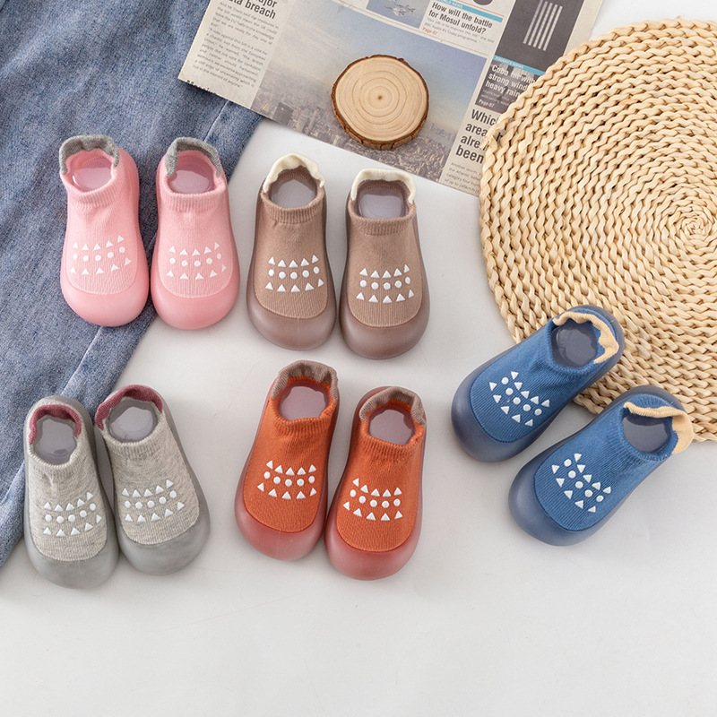 Unisex Baby Socks Non Slip - รองเท้าเด็กหัดเดินสีฟ้าและสีชมพู ถุงเท้าเด็กใส่ในบ้านและนอกบ้าน รองเท้าใส่สบายและไม่ลื่นสำหรับเด็กชายและเด็กหญิง
