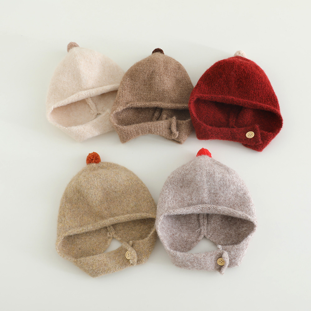 Infant Beanie Hat With Ears - หมวกไหมพรมเด็กอ่อนแบบปิดหู ลายปอมปอมน่ารัก สีพื้น สำหรับเด็กผู้ชายและเด็กผู้หญิง ป้องกันหูจากความหนาว