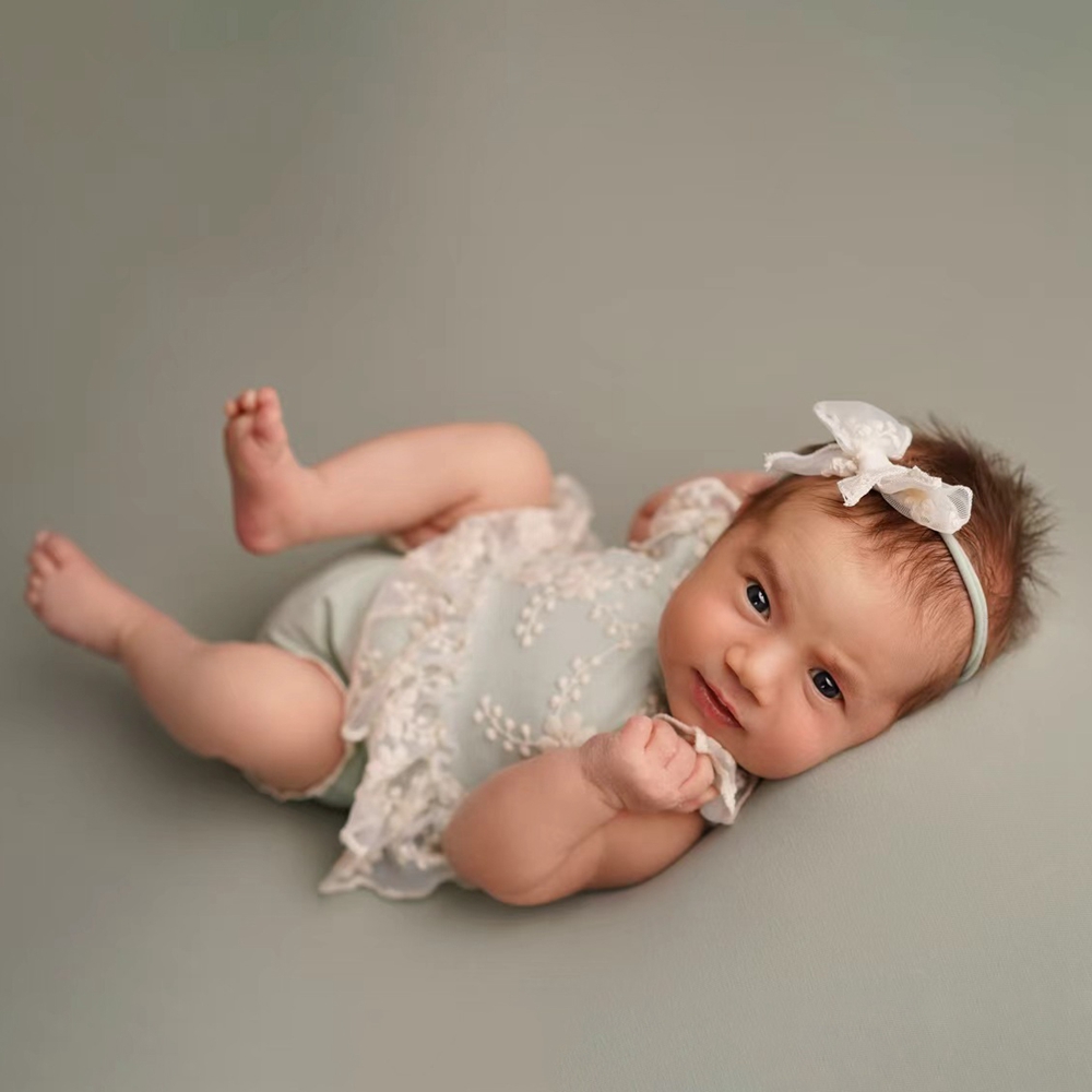 Newborn Baby Girl Romper Floral - ชุดรอมเปอร์ลูกไม้สีเขียวพาสเทลสำหรับเด็กทารกหญิง แต่งลายปักดอกไม้ สำหรับถ่ายภาพเด็กแรกเกิด